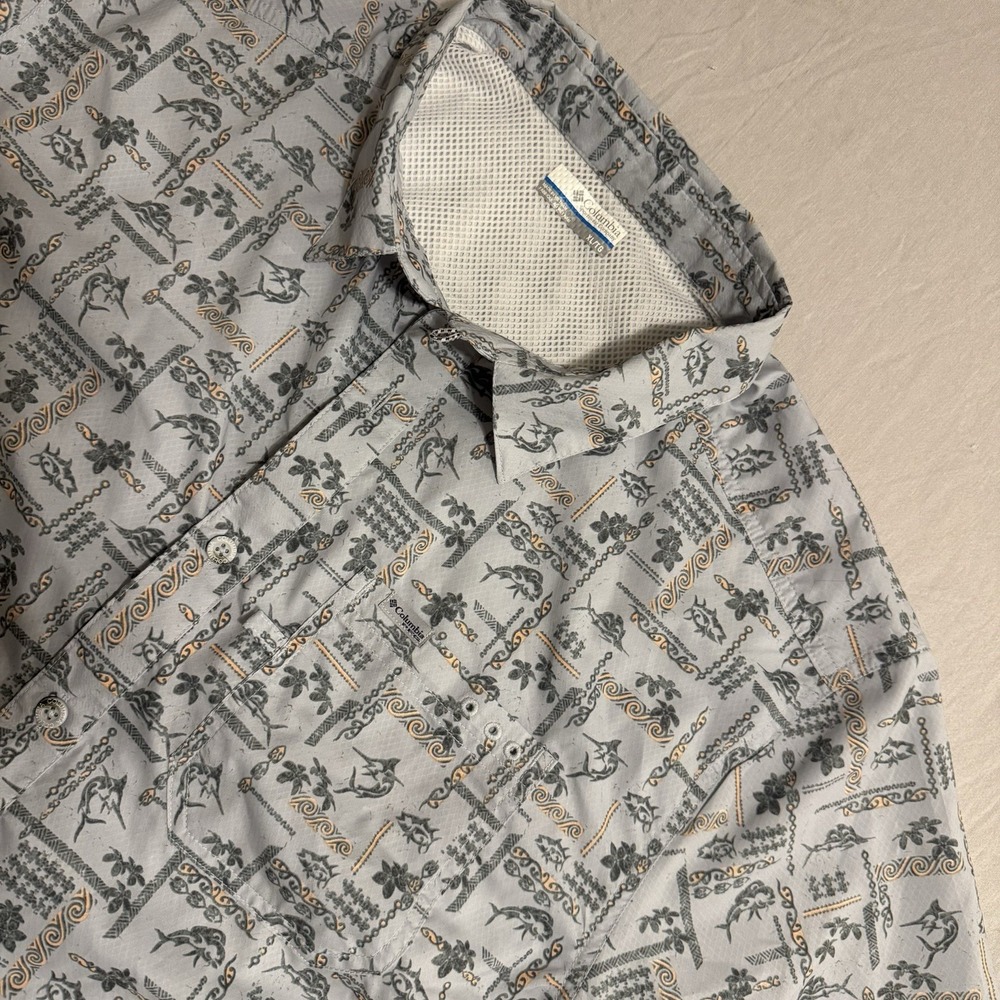 Columbia PFG Mens Shirt XL Super Slack Tide Camp Vented Hawaiian Fish Print Gray